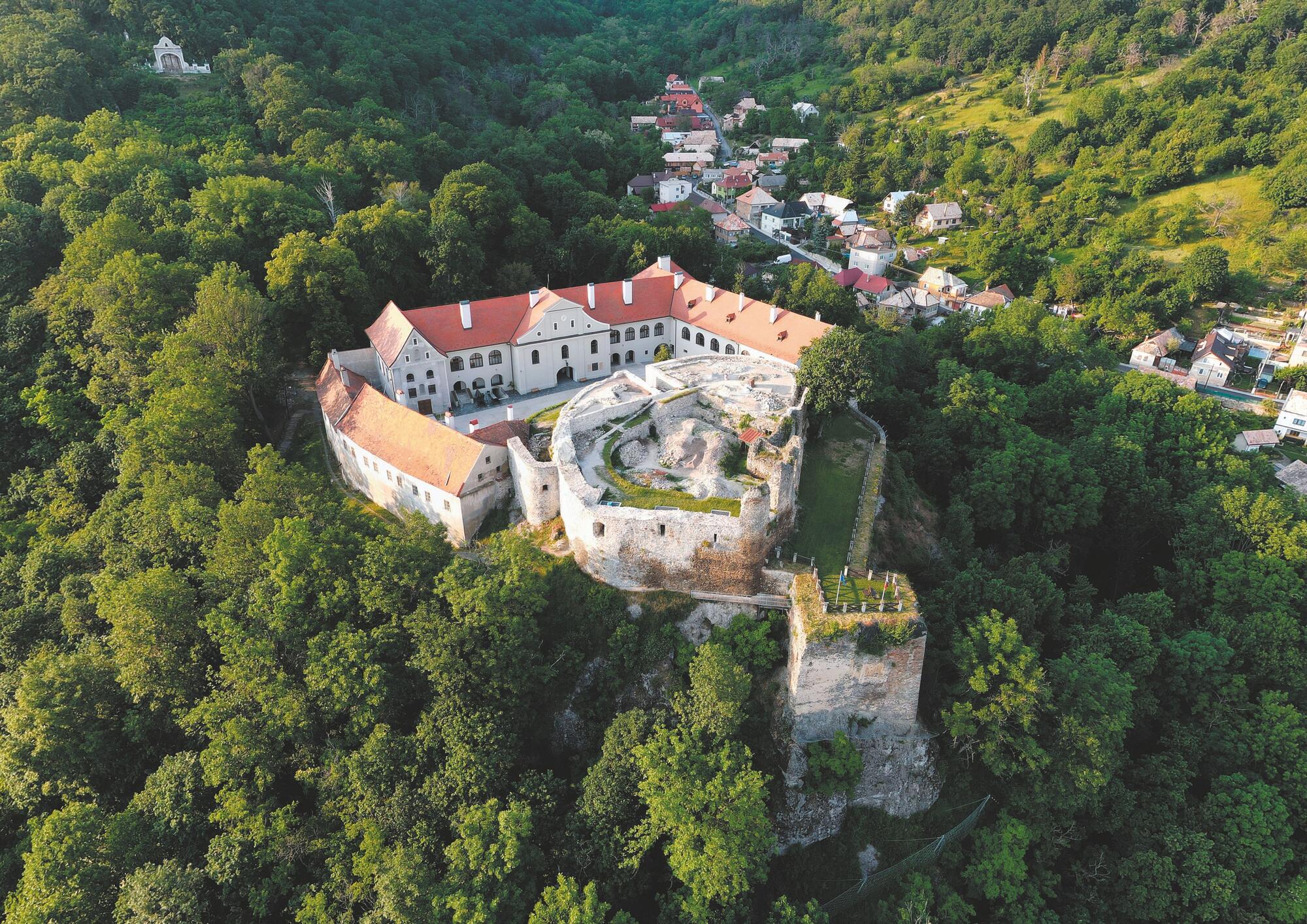 Hrad Modrý Kameň