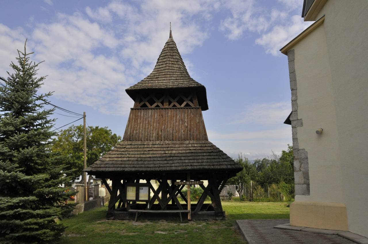 Drevená zvonica Malé Ozorovce