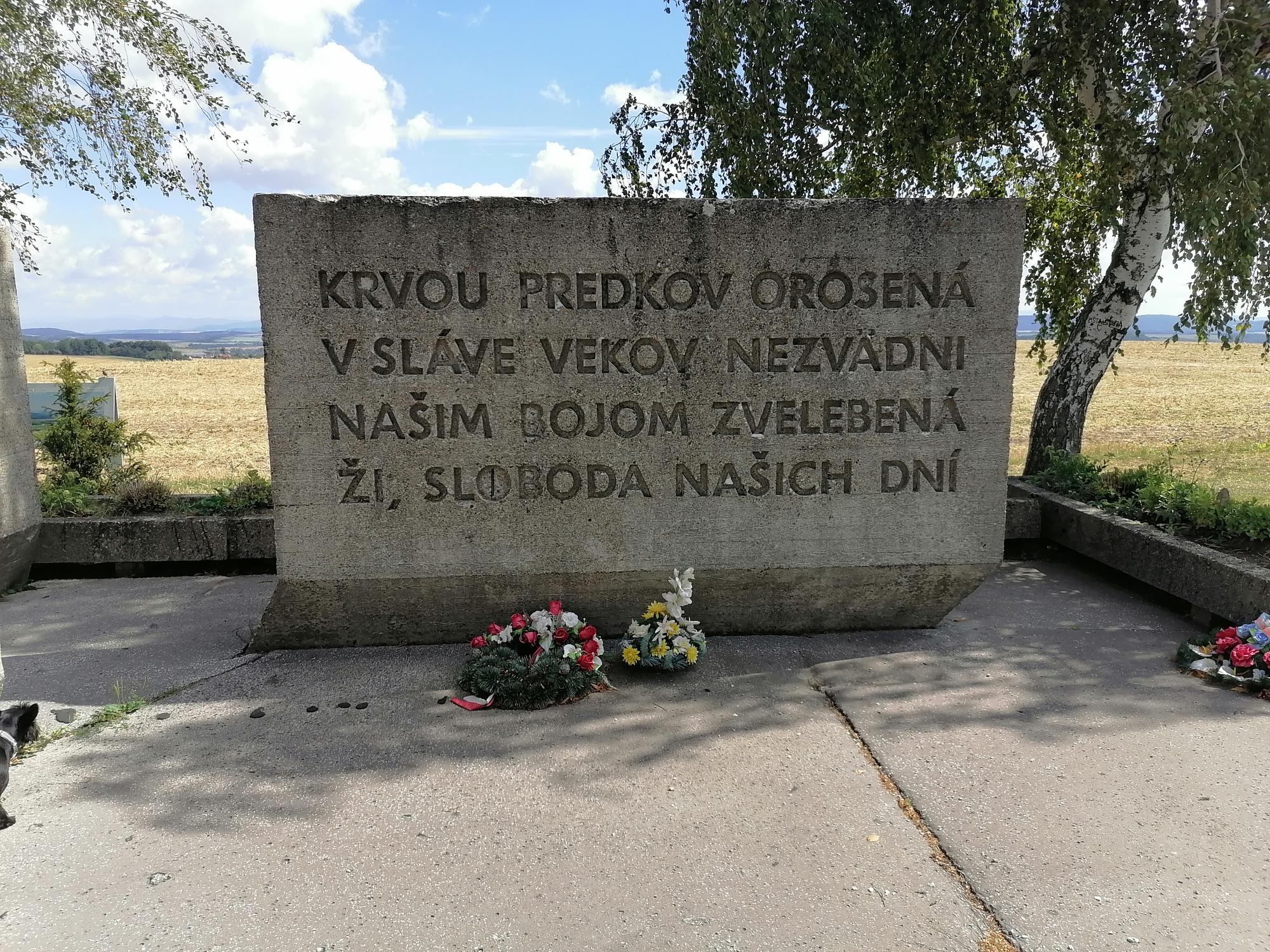 Pamätník u Klasovitých